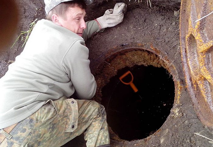 Лучшие способы очистки выгребной ямы от ила