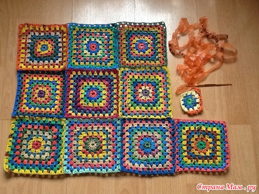 Сделать коврик из старых вещей — легко!