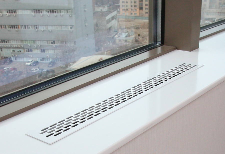 Как сделать вентиляцию в окне и улучшить пластиковую конструкцию своими руками, а также монтаж клапана в отверстие для проветривания в помещении